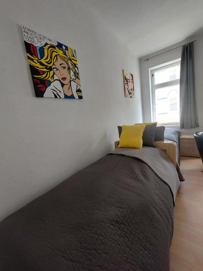 Schoene Zwei-Zimmer-Wohnung "W2" Mit 4 Einzelbetten Und Wlan In Zwenkau Bei Leipzig Im Neuseenland ภายนอก รูปภาพ