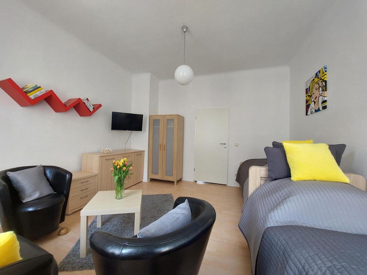 Schoene Zwei-Zimmer-Wohnung "W2" Mit 4 Einzelbetten Und Wlan In Zwenkau Bei Leipzig Im Neuseenland ภายนอก รูปภาพ