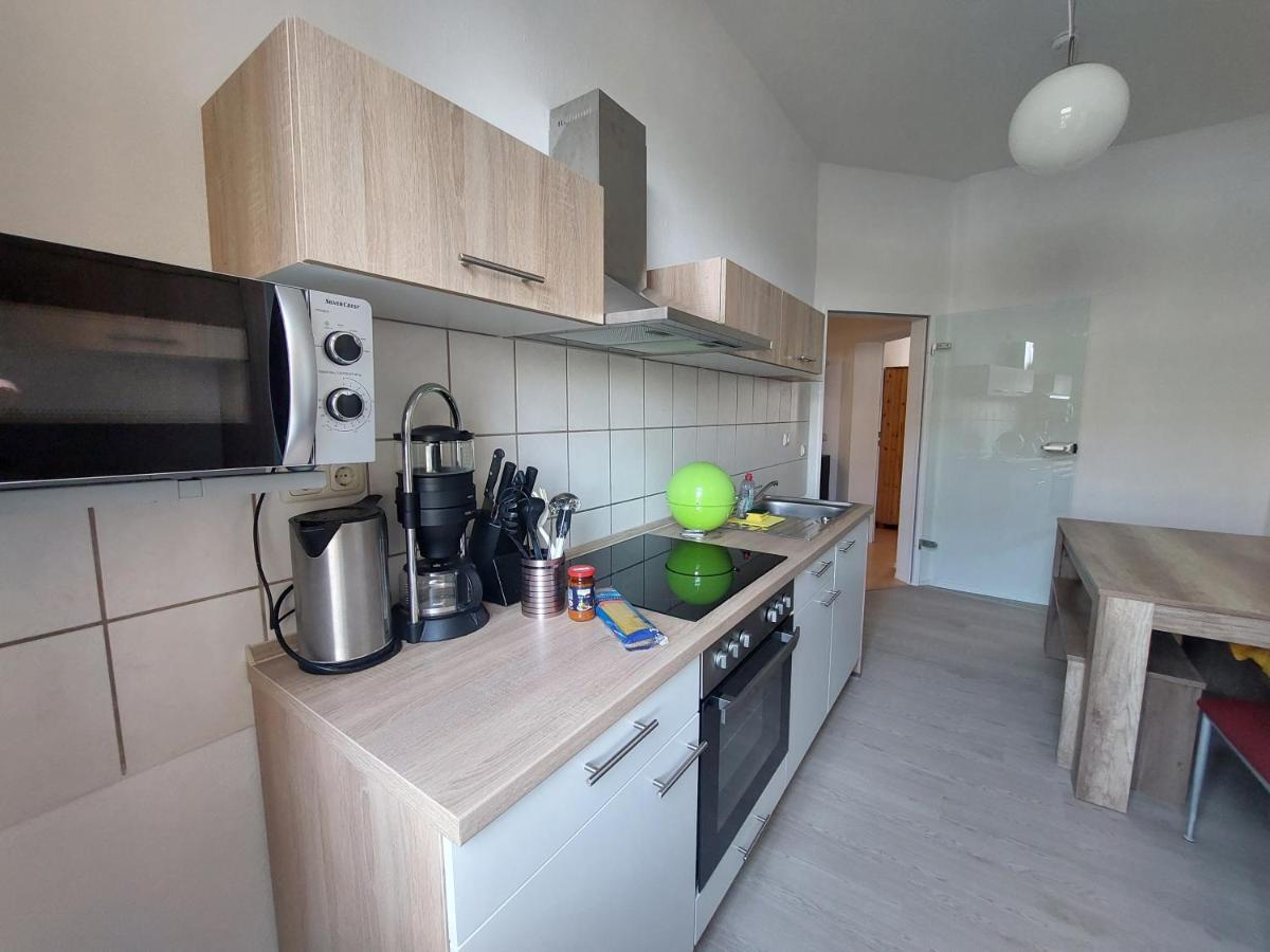Schoene Zwei-Zimmer-Wohnung "W2" Mit 4 Einzelbetten Und Wlan In Zwenkau Bei Leipzig Im Neuseenland ภายนอก รูปภาพ