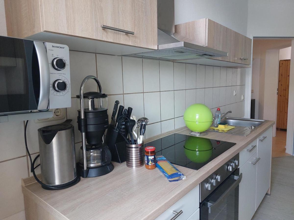 Schoene Zwei-Zimmer-Wohnung "W2" Mit 4 Einzelbetten Und Wlan In Zwenkau Bei Leipzig Im Neuseenland ภายนอก รูปภาพ