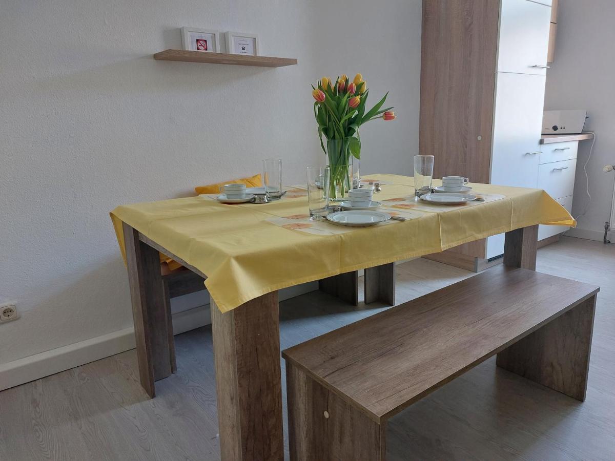 Schoene Zwei-Zimmer-Wohnung "W2" Mit 4 Einzelbetten Und Wlan In Zwenkau Bei Leipzig Im Neuseenland ภายนอก รูปภาพ