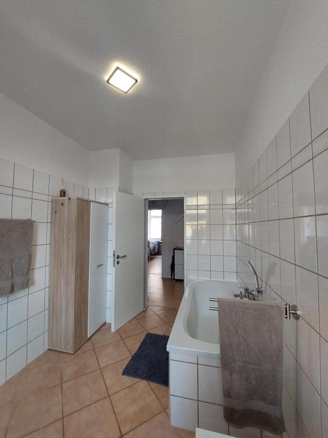 Schoene Zwei-Zimmer-Wohnung "W2" Mit 4 Einzelbetten Und Wlan In Zwenkau Bei Leipzig Im Neuseenland ภายนอก รูปภาพ