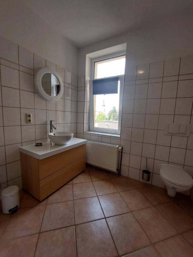 Schoene Zwei-Zimmer-Wohnung "W2" Mit 4 Einzelbetten Und Wlan In Zwenkau Bei Leipzig Im Neuseenland ภายนอก รูปภาพ